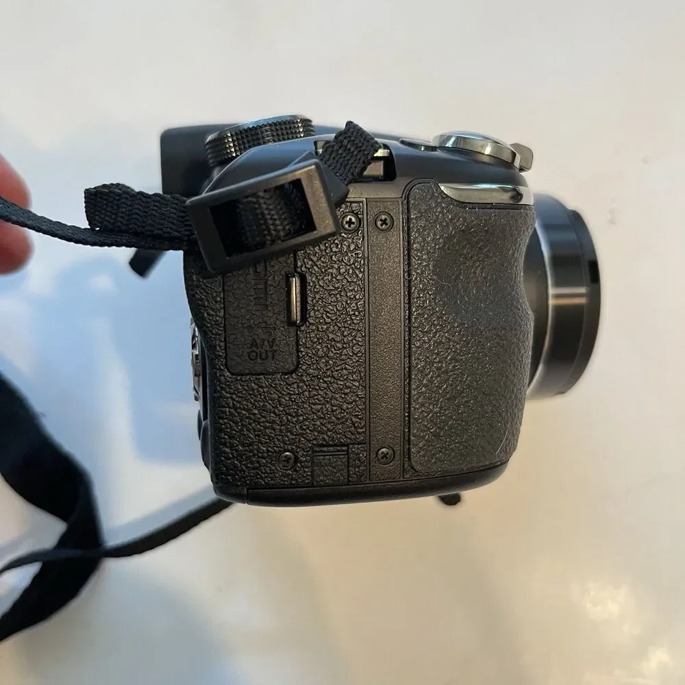 Fujifilm FinePix S4500 Compact Digital Bridge Camera 14MP CCD 30x Zoom